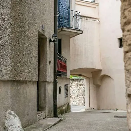 Old Beauty * Нови-Винодолски