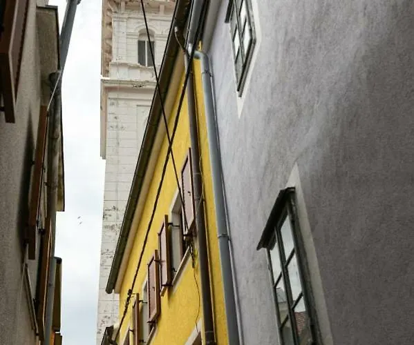 Old Beauty Novi Vinodolski