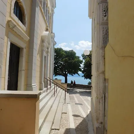 Old Beauty Novi Vinodolski